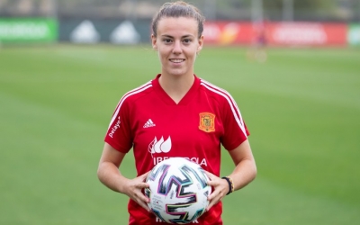 Candela Andújar amb la samarreta de la selecció espanyola | Twitter